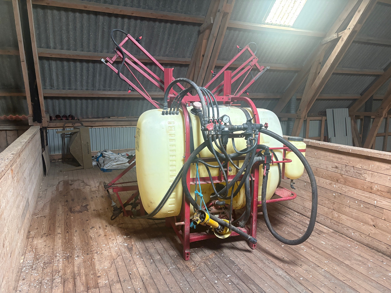 Hardi LX 800 - Sprayer: picture 1 Hardi LX 800 - Sprayer: picture 1