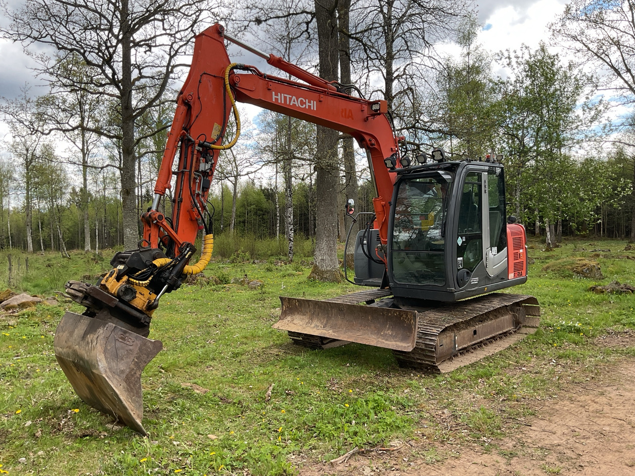 Hitachi ZX 70LC - Excavator: picture 1 Hitachi ZX 70LC - Excavator: picture 1