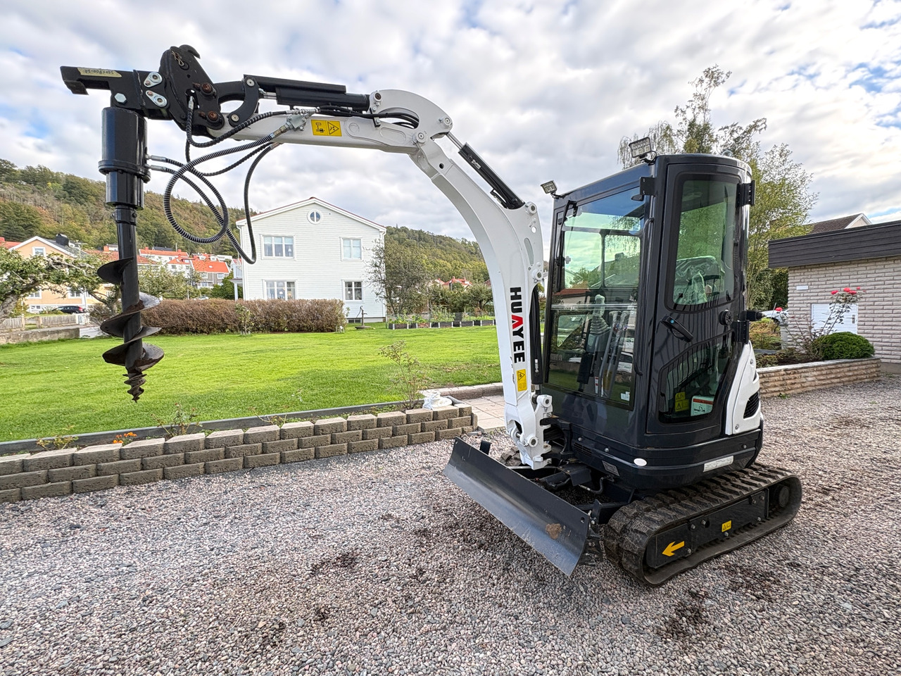 Huayee HY25U - Excavator: picture 1 Huayee HY25U - Excavator: picture 1