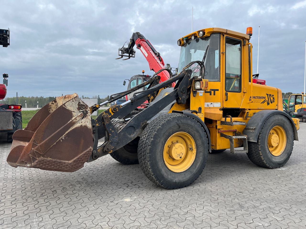 JCB 411 - Wheel loader: picture 1 JCB 411 - Wheel loader: picture 1