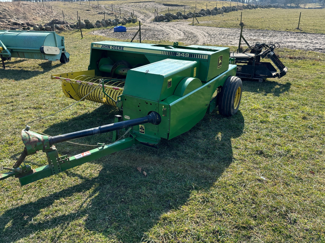 John Deere 349 - Round baler: picture 1 John Deere 349 - Round baler: picture 1