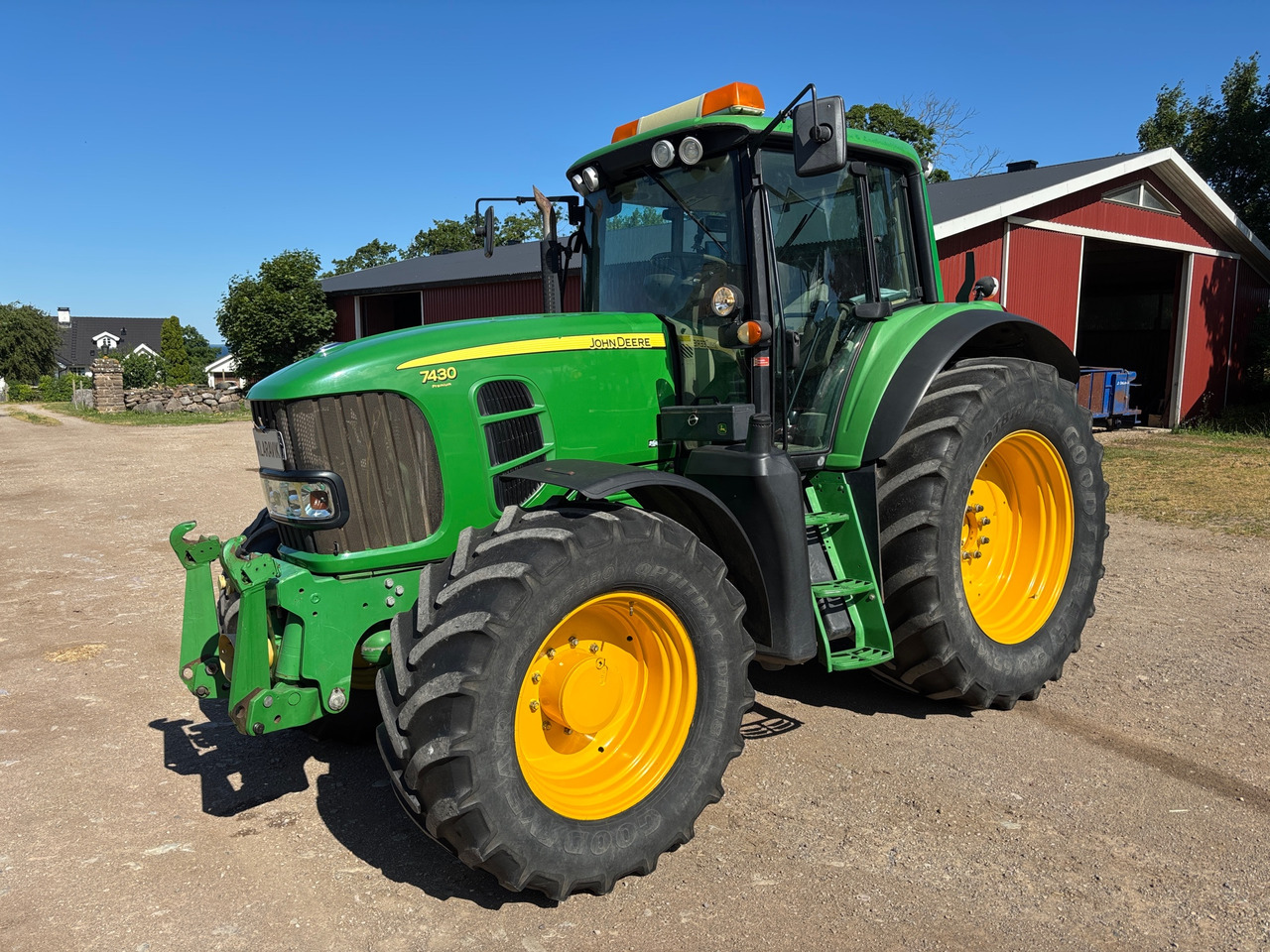 John Deere 7430 Premium - Farm tractor: picture 1 John Deere 7430 Premium - Farm tractor: picture 1