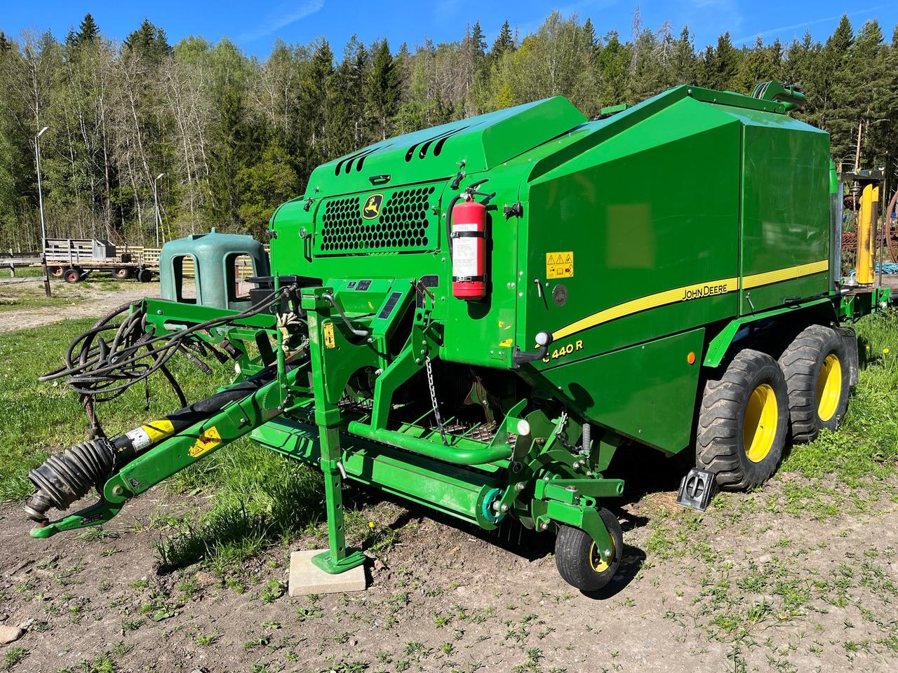 John Deere C440R - Round baler: picture 1 John Deere C440R - Round baler: picture 1