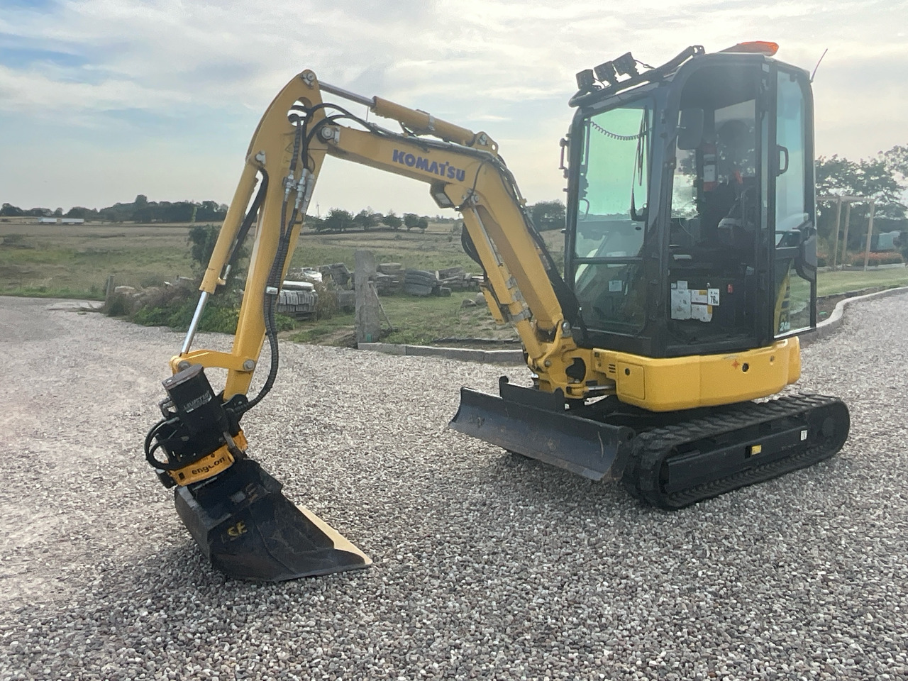 Komatsu PC24MR-5 - Excavator: picture 1 Komatsu PC24MR-5 - Excavator: picture 1