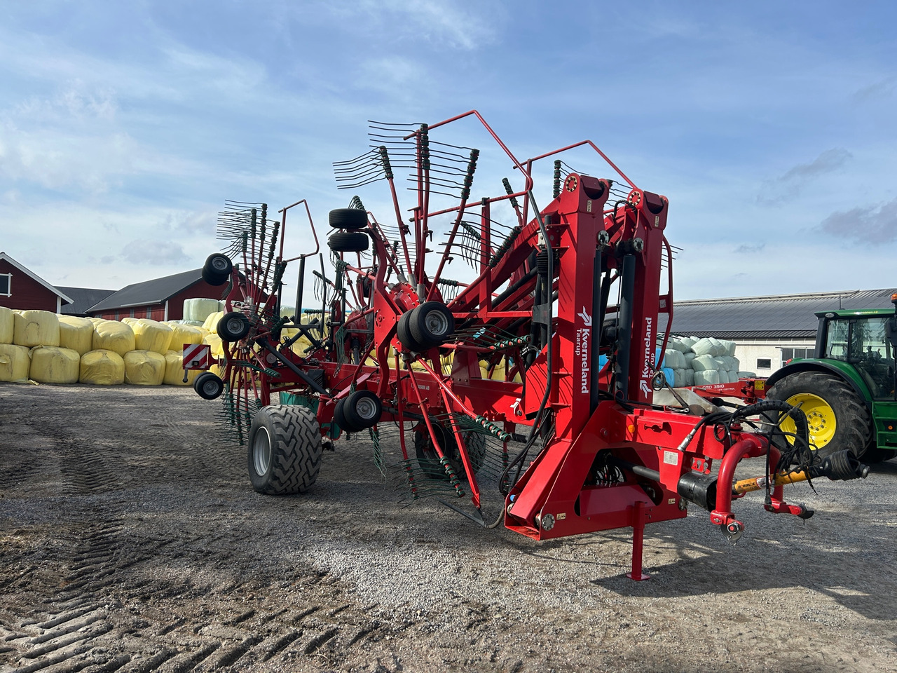 Kverneland 95150C Pro Line - Tedder/ Rake: picture 1 Kverneland 95150C Pro Line - Tedder/ Rake: picture 1
