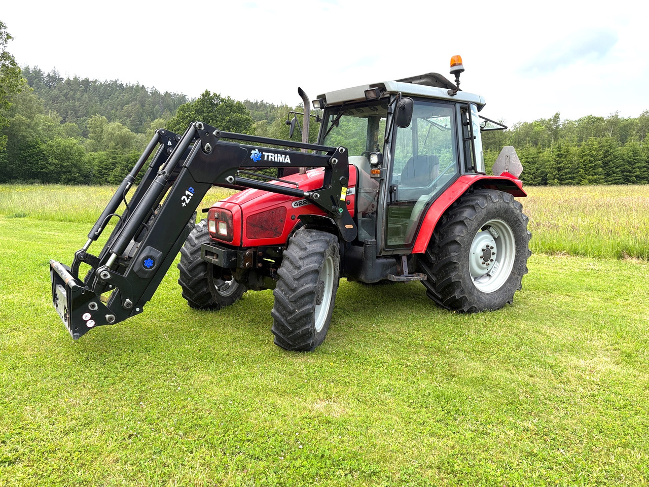 Massey Ferguson 4225-4 - Farm tractor: picture 1 Massey Ferguson 4225-4 - Farm tractor: picture 1