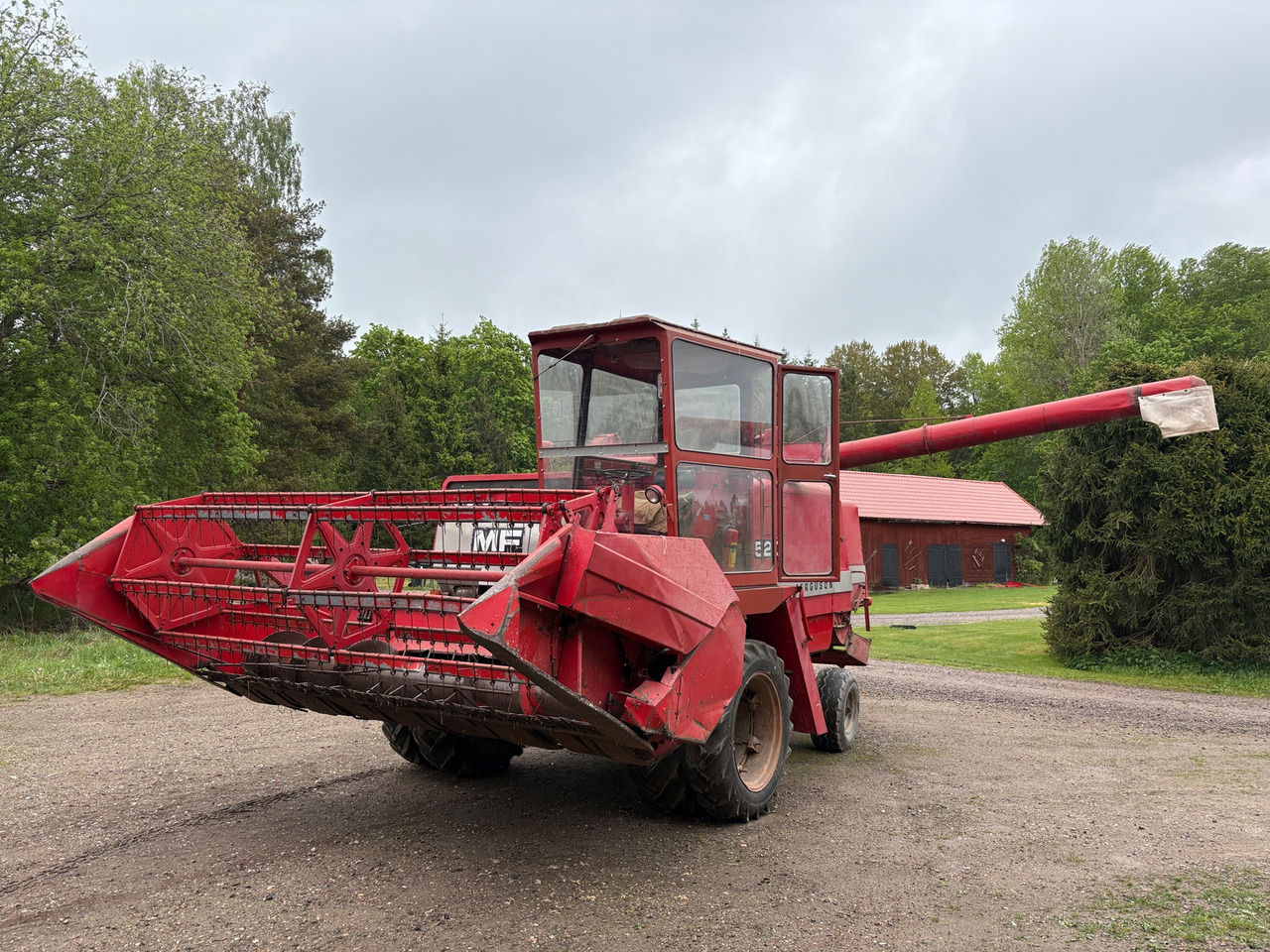 Massey Ferguson 520 - Combine harvester: picture 1 Massey Ferguson 520 - Combine harvester: picture 1