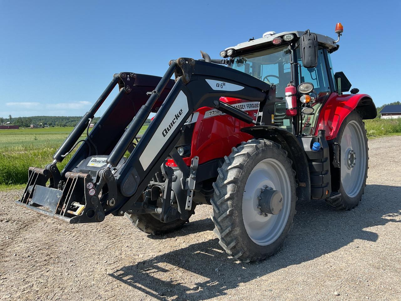 Massey Ferguson 7718S - Farm tractor: picture 1 Massey Ferguson 7718S - Farm tractor: picture 1