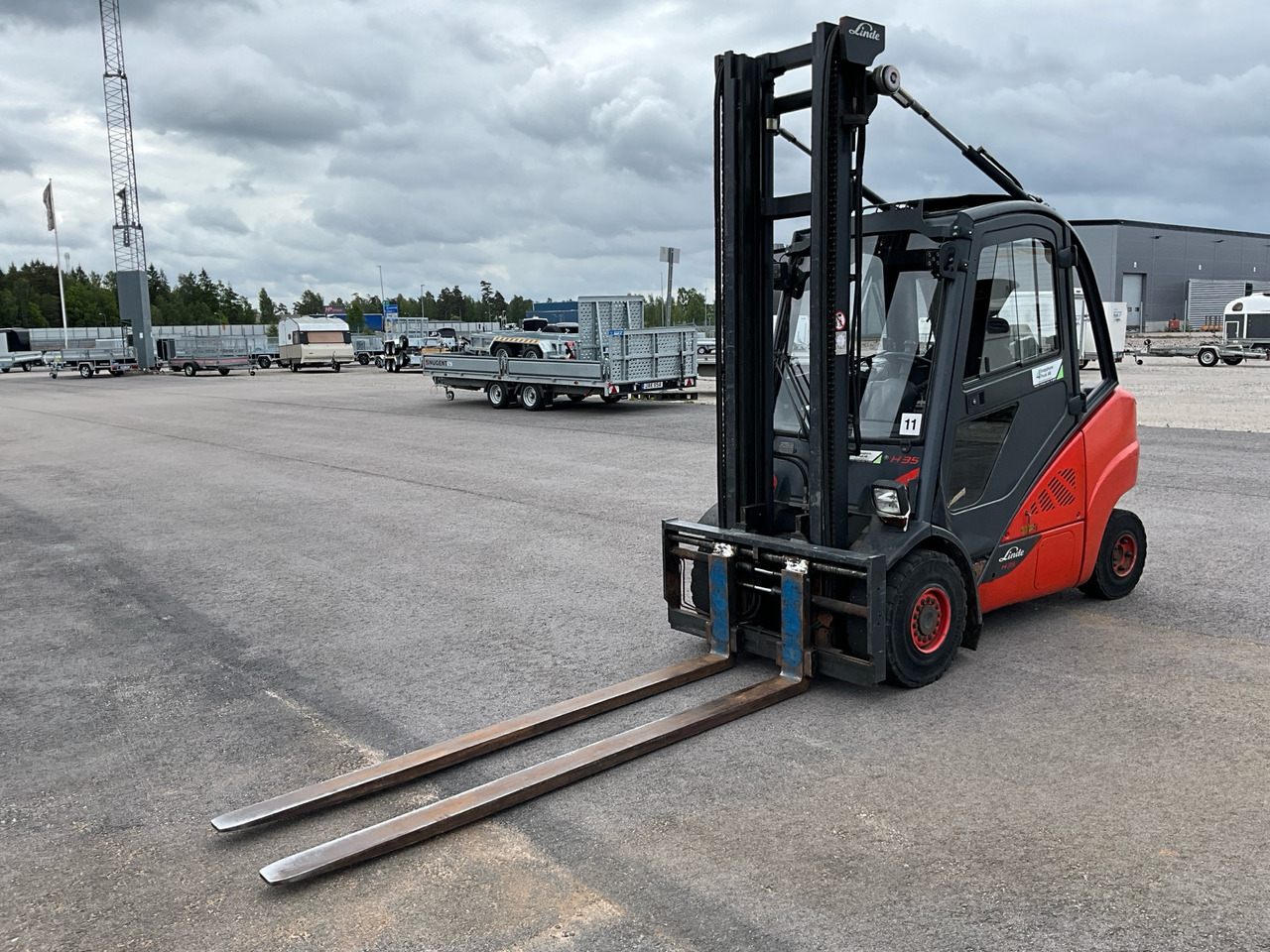Linde H35D-02 - Material handling equipment: picture 1 Linde H35D-02 - Material handling equipment: picture 1
