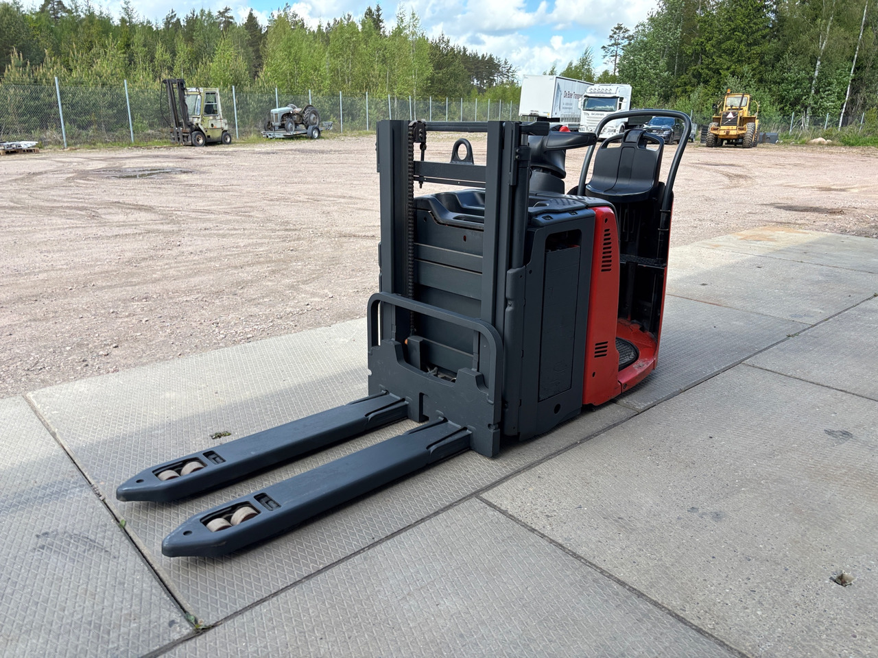Linde L12L SP - Material handling equipment: picture 1 Linde L12L SP - Material handling equipment: picture 1
