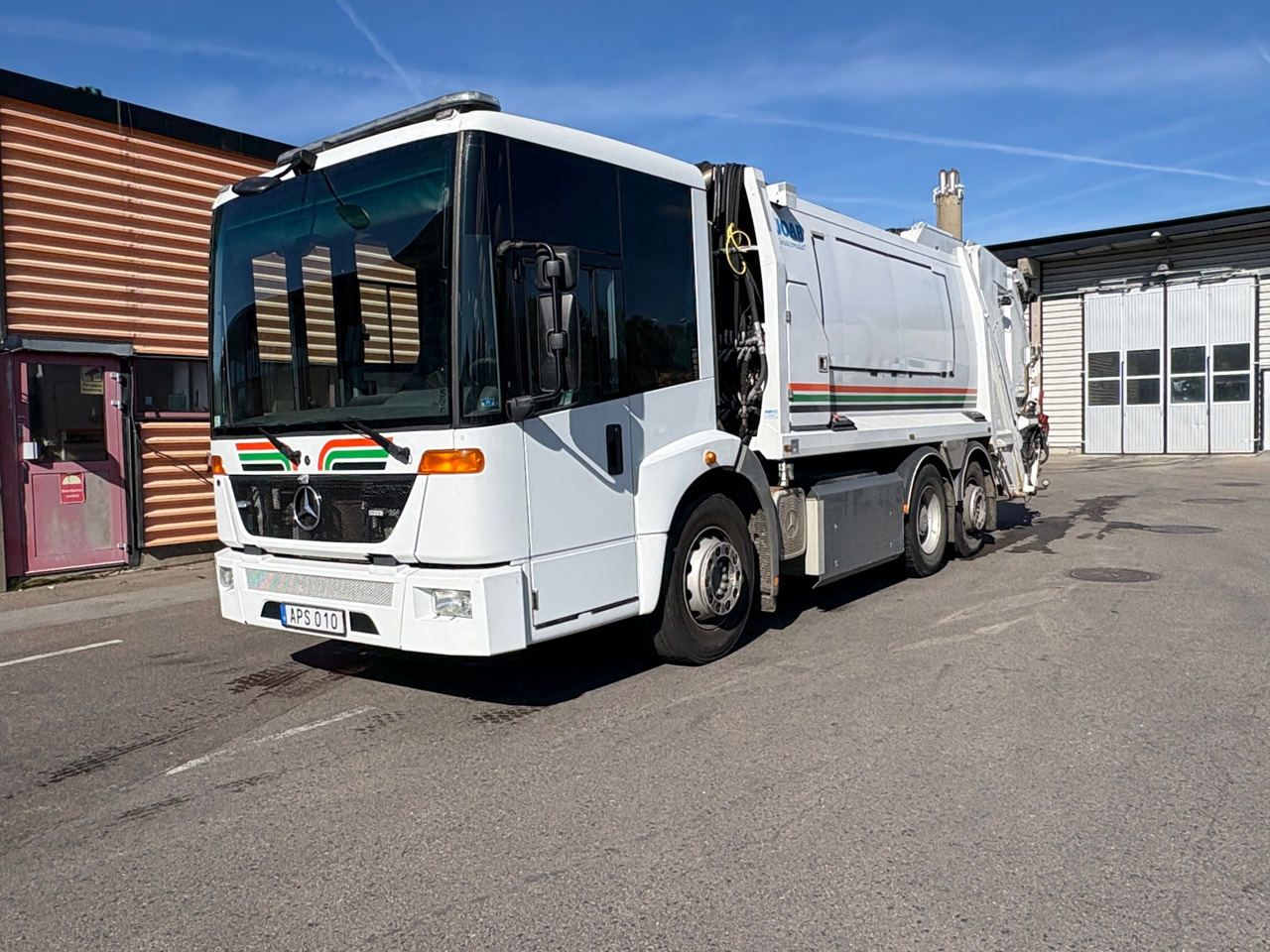 Mercedes-Benz Econic - Garbage truck: picture 1 Mercedes-Benz Econic - Garbage truck: picture 1