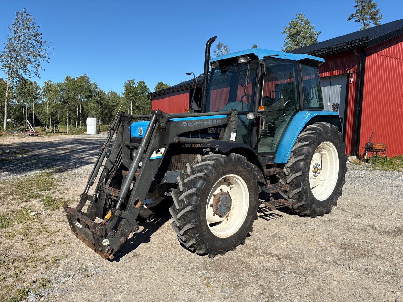 New Holland 6640 - Farm tractor: picture 1 New Holland 6640 - Farm tractor: picture 1