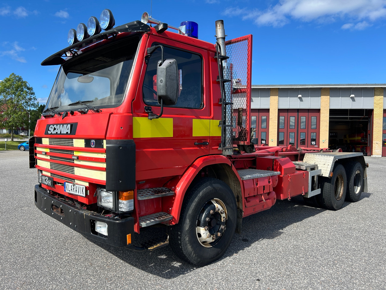 Scania 113H - Hook lift truck: picture 1 Scania 113H - Hook lift truck: picture 1