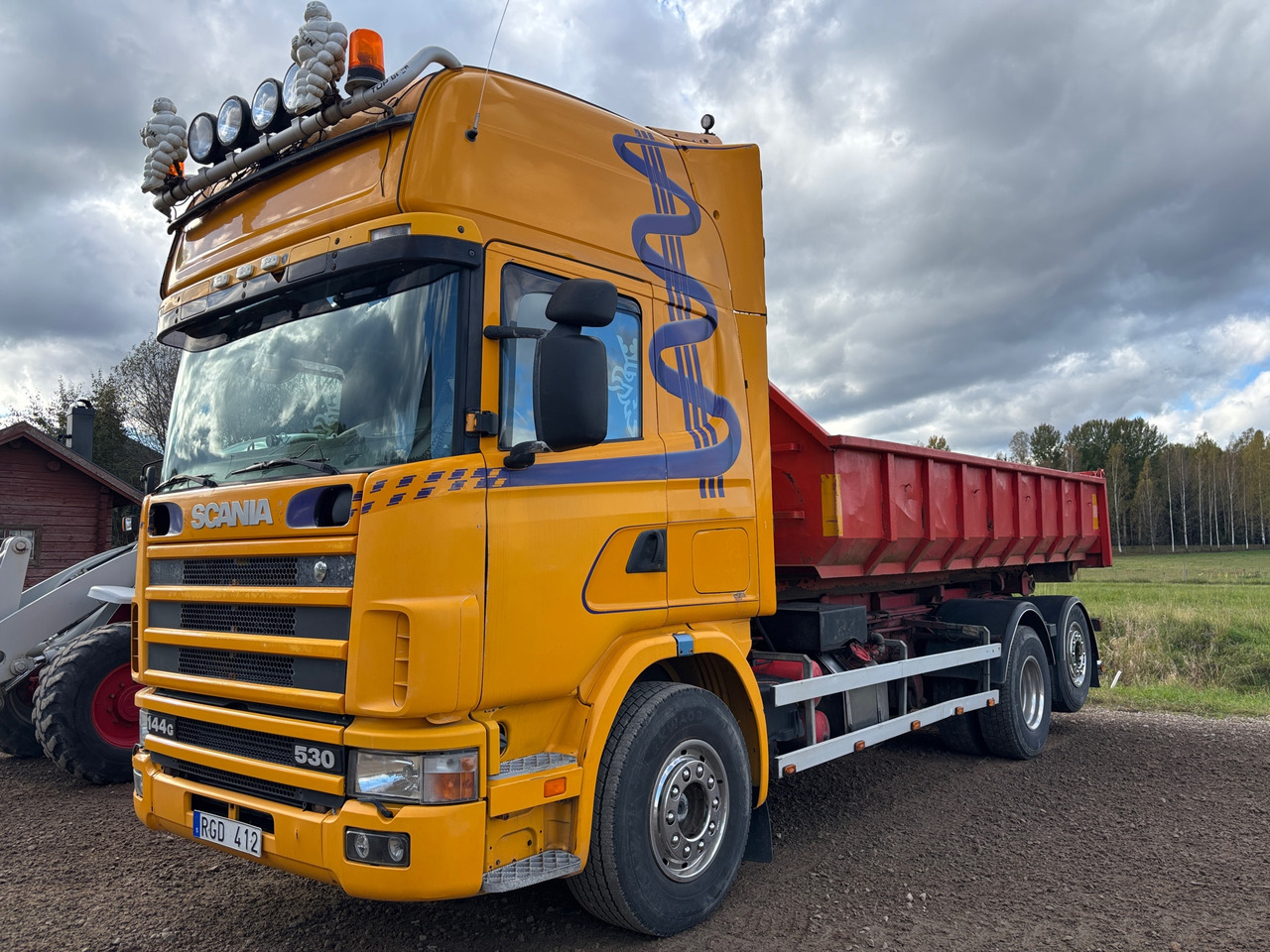 Scania R144GB 530 - Hook lift truck: picture 1 Scania R144GB 530 - Hook lift truck: picture 1