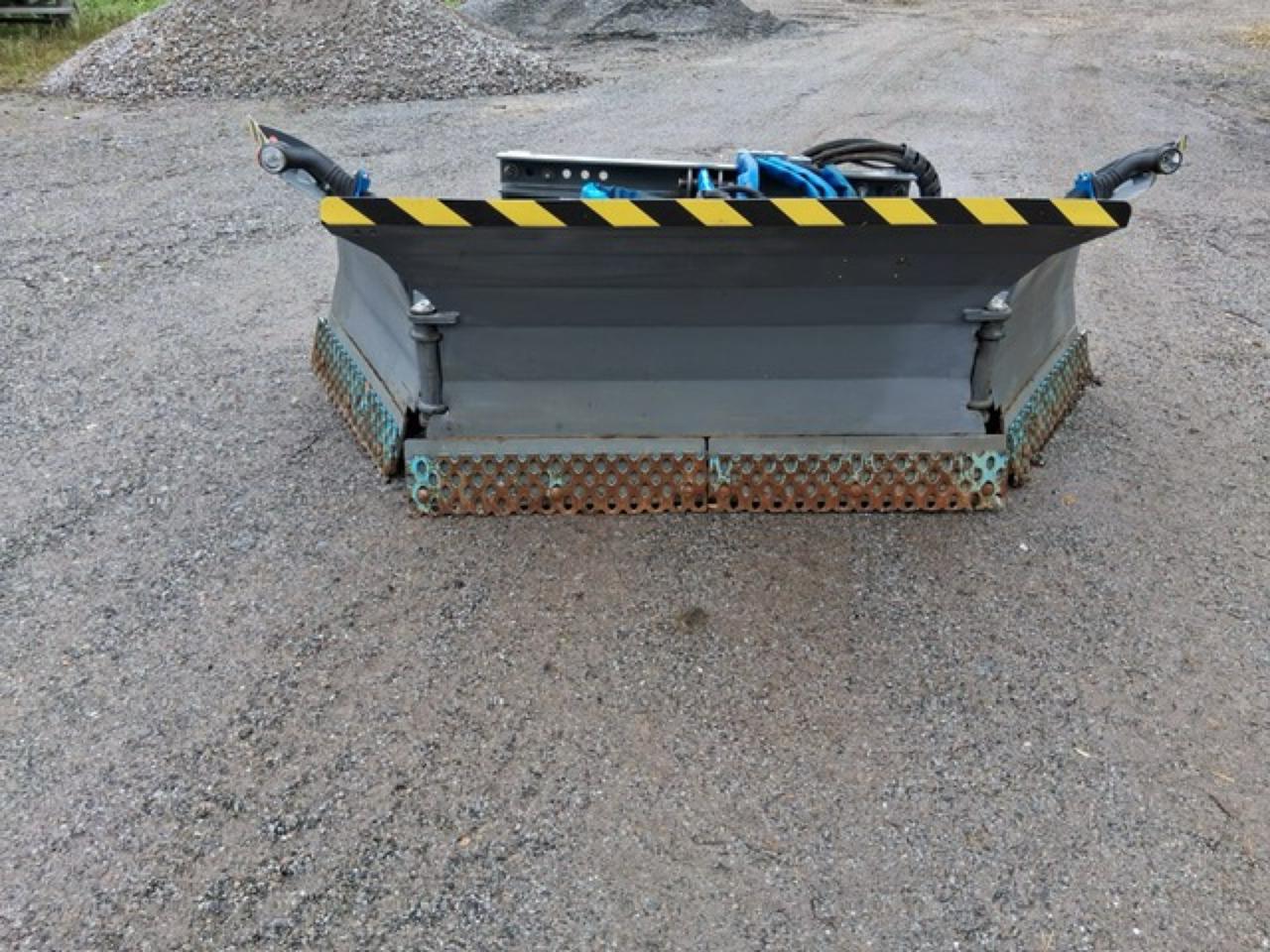 Snowek U300 - Snow plough: picture 1 Snowek U300 - Snow plough: picture 1