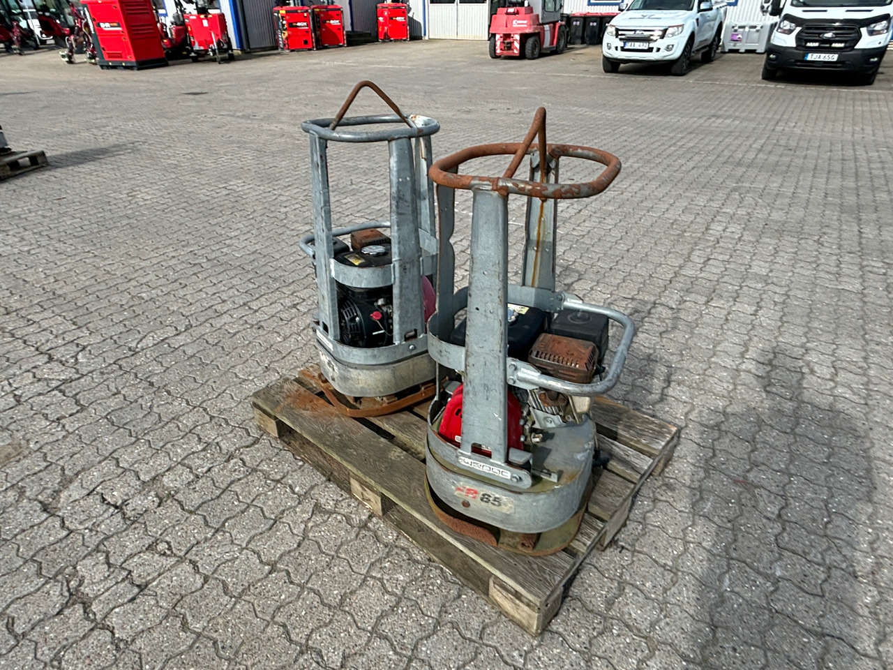 Swepac FR85 - Vibratory plate: picture 1 Swepac FR85 - Vibratory plate: picture 1