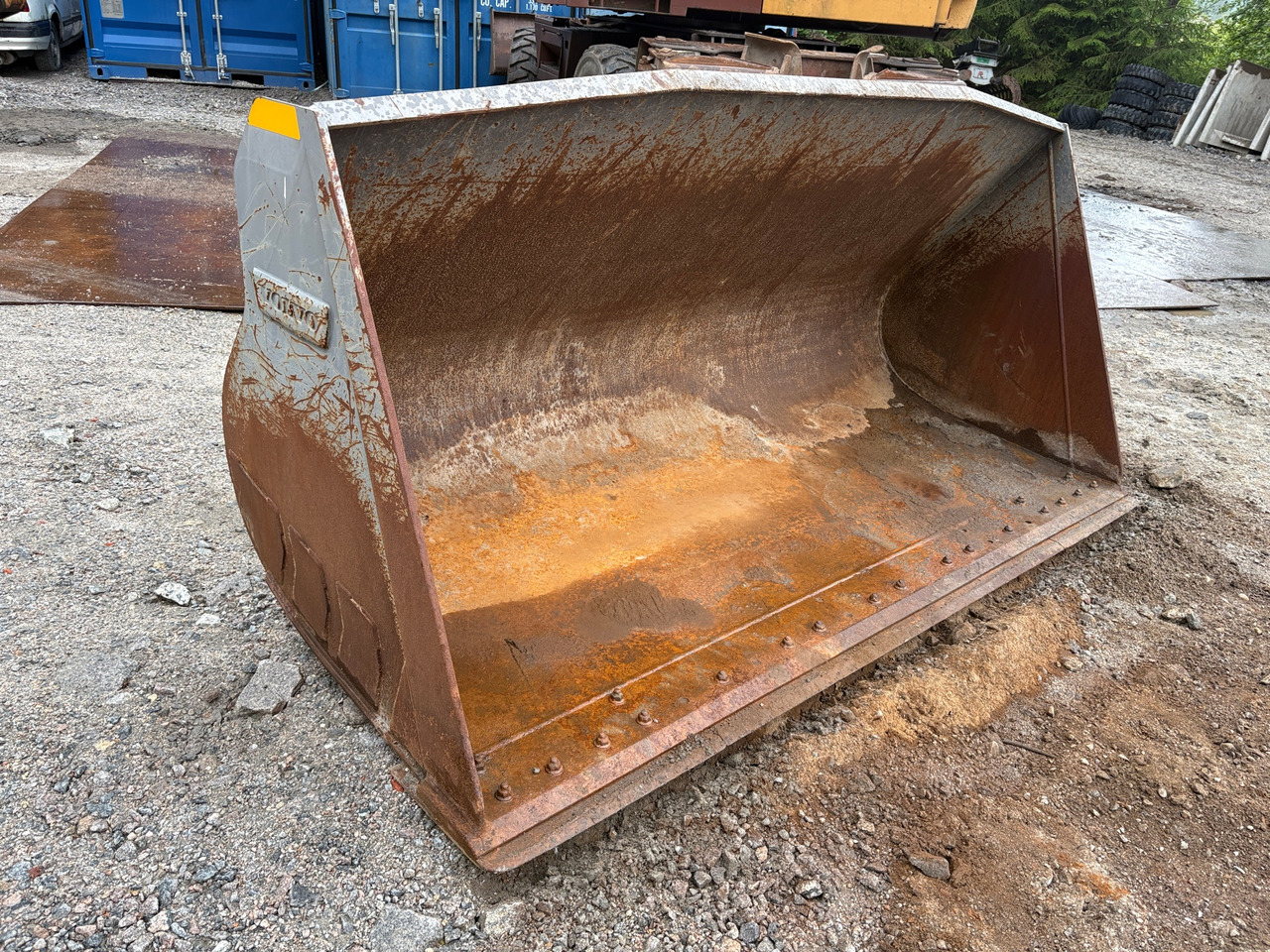 Volvo 2300 Liter - Bucket for Construction machinery: picture 1 Volvo 2300 Liter - Bucket for Construction machinery: picture 1