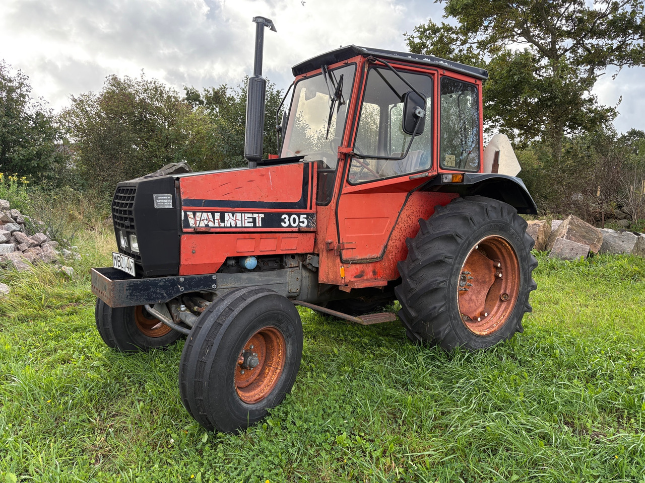 Volvo BM Valmet 305 - Farm tractor: picture 1 Volvo BM Valmet 305 - Farm tractor: picture 1