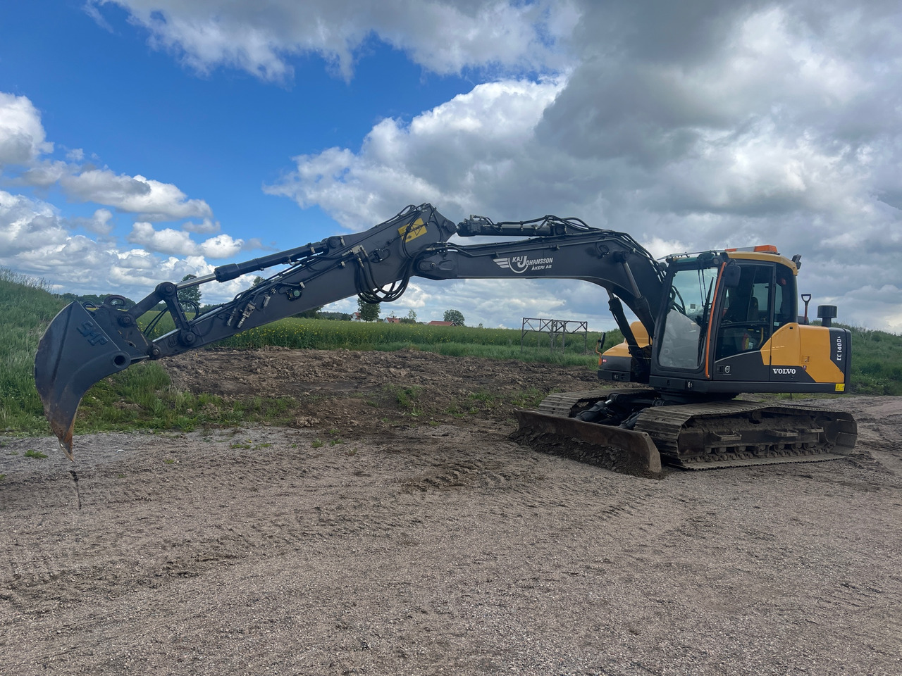 Volvo EC 140DL - Excavator: picture 1 Volvo EC 140DL - Excavator: picture 1