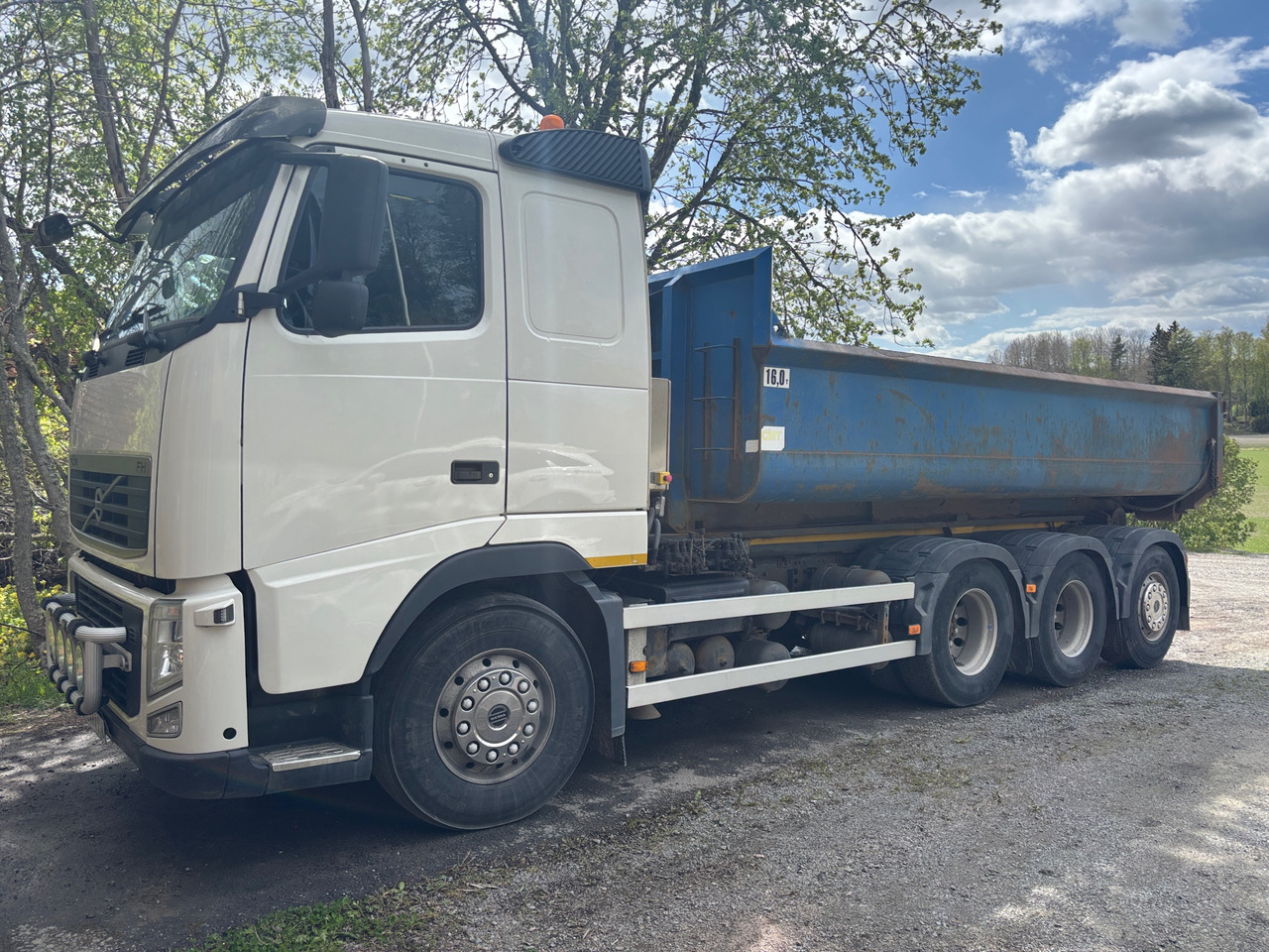 Volvo FH - Hook lift truck: picture 1 Volvo FH - Hook lift truck: picture 1