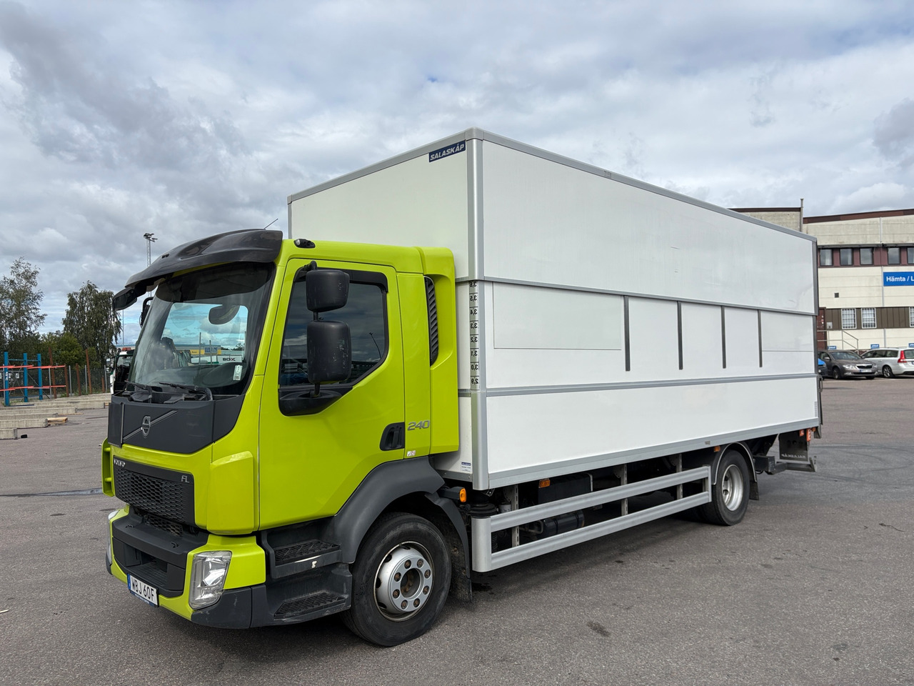 Volvo FL 42 R 240 - Box truck: picture 1 Volvo FL 42 R 240 - Box truck: picture 1