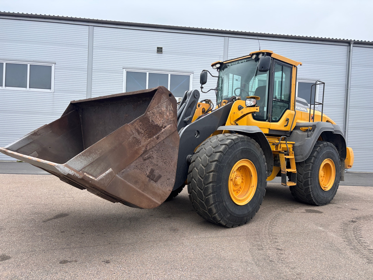 Volvo L110H - Wheel loader: picture 1 Volvo L110H - Wheel loader: picture 1