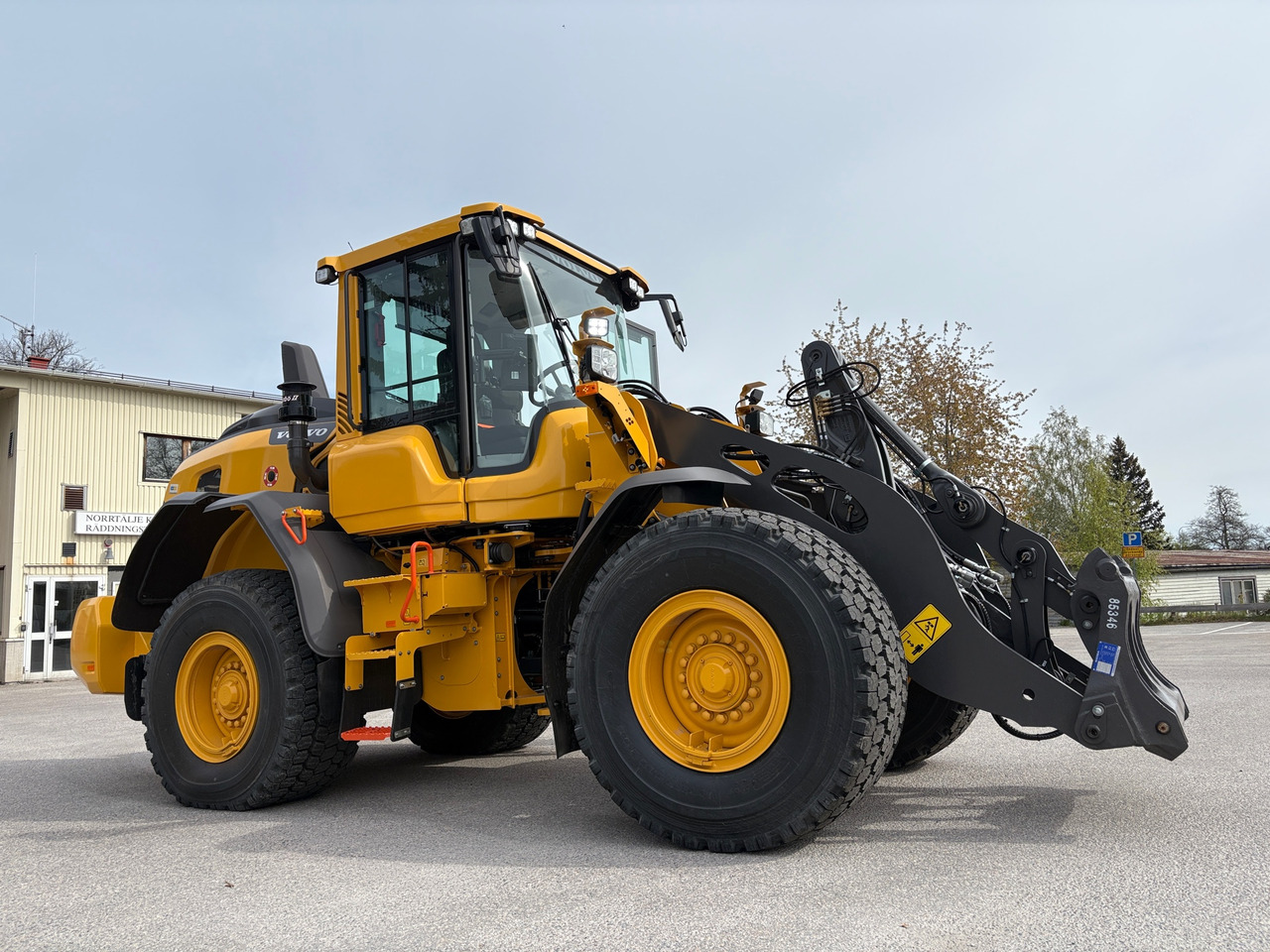 Volvo L90H - Wheel loader: picture 1 Volvo L90H - Wheel loader: picture 1