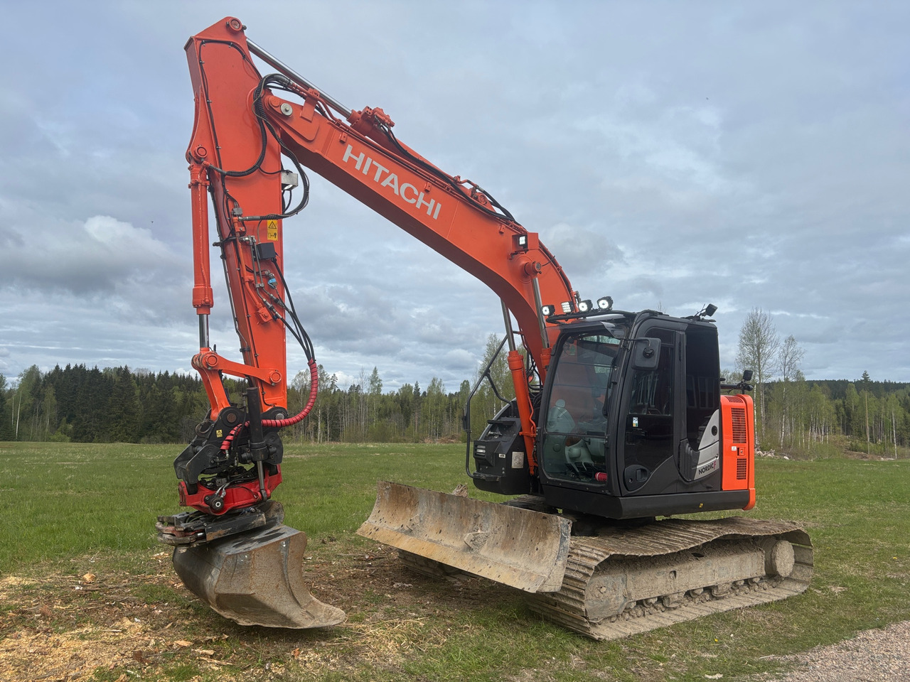 Zaxis 135US-6 - Excavator: picture 1 Zaxis 135US-6 - Excavator: picture 1