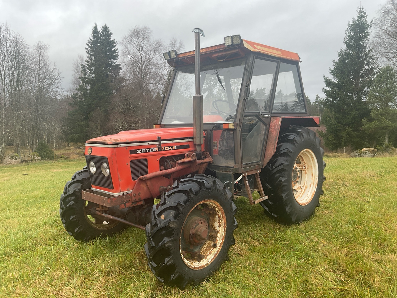 Zetor 7045 - Farm tractor: picture 1 Zetor 7045 - Farm tractor: picture 1