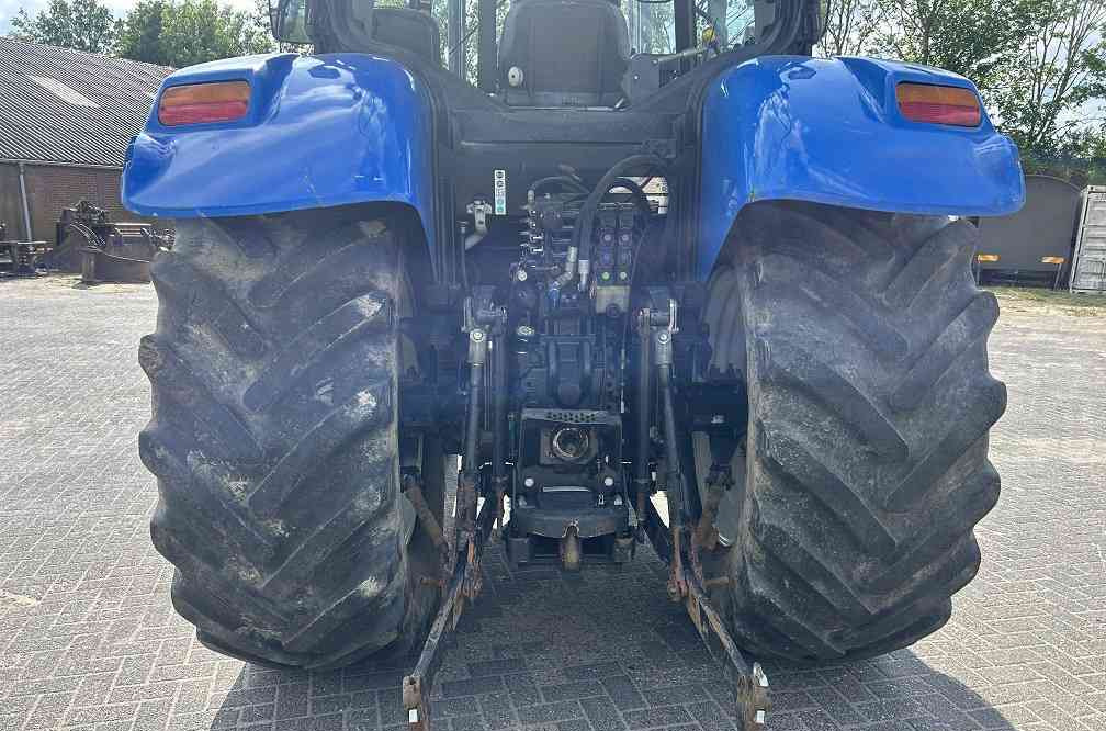 New Holland TSA 125, frontlader - Farm tractor: picture 3 New Holland TSA 125, frontlader - Farm tractor: picture 3