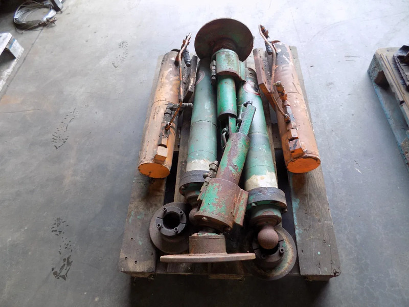 Hiab kraan stempels - crane stamp en cillinders - Hydraulics: picture 2 Hiab kraan stempels - crane stamp en cillinders - Hydraulics: picture 2