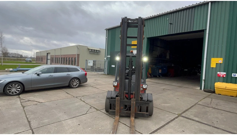 Linde H35T Linde H35 T - LPG forklift: picture 3 Linde H35T Linde H35 T - LPG forklift: picture 3