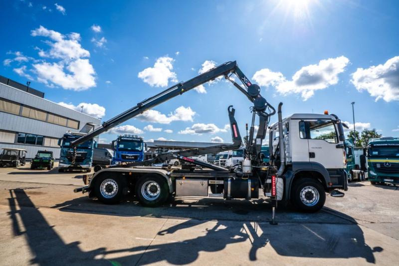MAN TGA 26.320 BL -6X2-4+HIAB 122 E3 HIDUO - Hook lift truck, Crane truck: picture 3 MAN TGA 26.320 BL -6X2-4+HIAB 122 E3 HIDUO - Hook lift truck, Crane truck: picture 3