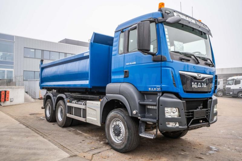 MAN TGS 33.420 BB (containerbak:+3000 € ) - Hook lift truck: picture 2 MAN TGS 33.420 BB (containerbak:+3000 € ) - Hook lift truck: picture 2