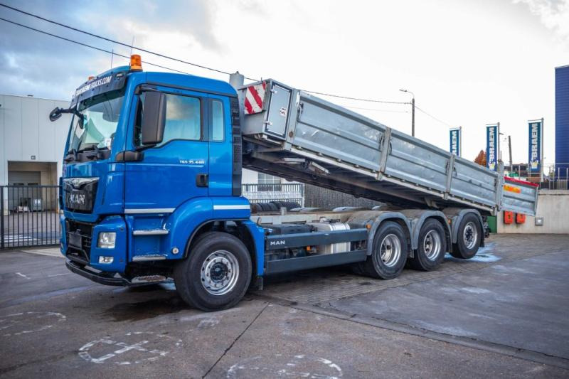 MAN TGS 35.440 BL 8x4-4 - Tipper: picture 1 MAN TGS 35.440 BL 8x4-4 - Tipper: picture 1