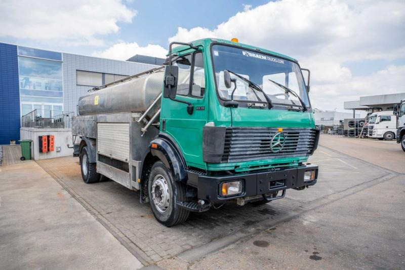 Mercedes SK 1831 L - WATER/EAU-11.500 L/3 Comp. - Tank truck: picture 2 Mercedes SK 1831 L - WATER/EAU-11.500 L/3 Comp. - Tank truck: picture 2