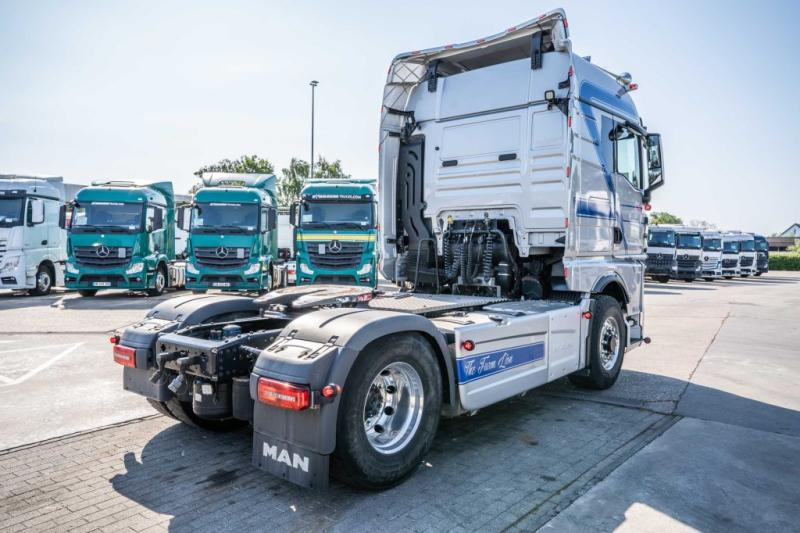 MAN TGX 18.510 XLX BLS -4x4H+HYDR.+INTARDER - Tractor unit: picture 5 MAN TGX 18.510 XLX BLS -4x4H+HYDR.+INTARDER - Tractor unit: picture 5