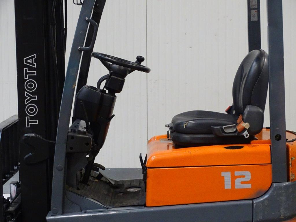 Toyota FBESF12 - Electric forklift: picture 3 Toyota FBESF12 - Electric forklift: picture 3