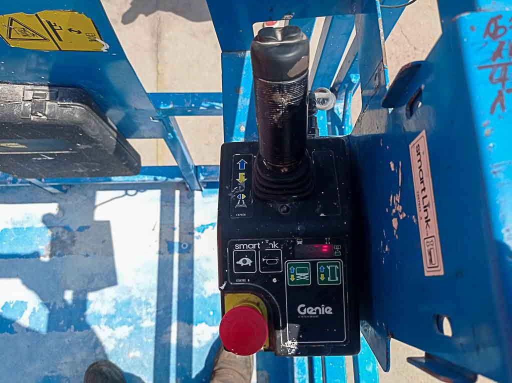 Scissor lift GENIE GS4047: picture 9