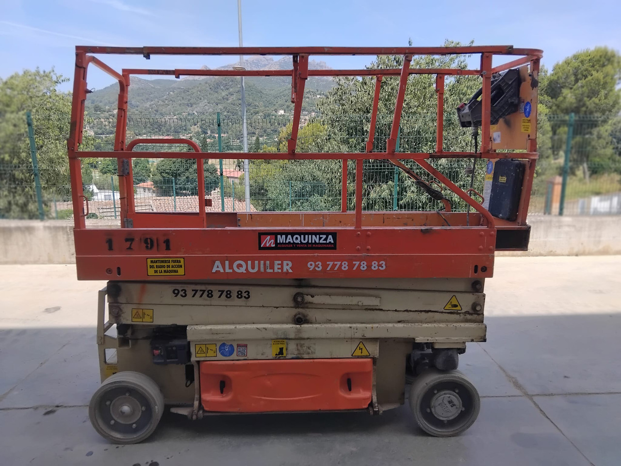 JLG 2030ES - Scissor lift: picture 2 JLG 2030ES - Scissor lift: picture 2
