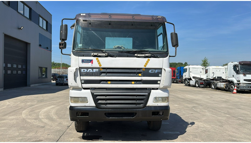 DAF 85 CF 430 (EURO 3 / MANUAL GEARBOX / BOITE MANUELLE / BIG HUB / 8X4 / STEEL SUSP. / LAMES) - Cab chassis truck: picture 2 DAF 85 CF 430 (EURO 3 / MANUAL GEARBOX / BOITE MANUELLE / BIG HUB / 8X4 / STEEL SUSP. / LAMES) - Cab chassis truck: picture 2