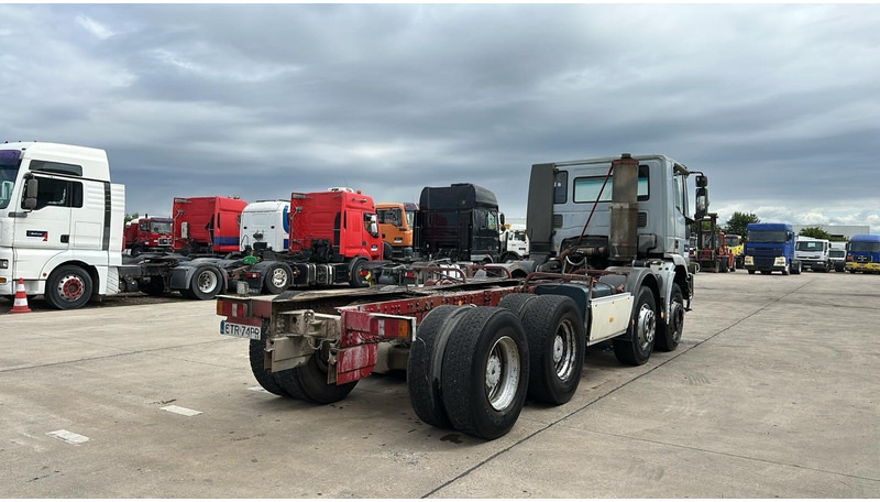 Iveco EUROTRAKKER 340 E 34 (POMPE MANUELLE / BOITE MANUELLE / LAMES / GRAND PONT) - Cab chassis truck: picture 4 Iveco EUROTRAKKER 340 E 34 (POMPE MANUELLE / BOITE MANUELLE / LAMES / GRAND PONT) - Cab chassis truck: picture 4