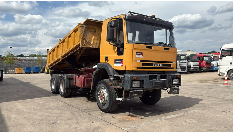 Iveco Eurotrakker 260 E 34 (POMPE MANUELLE / 6X6 / LAMES / GRAND PONT / STEEL SUSP. / MANUAL PUMP) - Tipper: picture 3 Iveco Eurotrakker 260 E 34 (POMPE MANUELLE / 6X6 / LAMES / GRAND PONT / STEEL SUSP. / MANUAL PUMP) - Tipper: picture 3