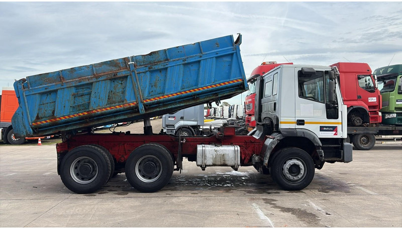 Iveco Eurotrakker 260 E 37 (POMPE MANUELLE / MANUAL PUMP / LAMES / STEEL SUSP. / BIG AXLE / GRANT PONT) - Tipper: picture 3 Iveco Eurotrakker 260 E 37 (POMPE MANUELLE / MANUAL PUMP / LAMES / STEEL SUSP. / BIG AXLE / GRANT PONT) - Tipper: picture 3
