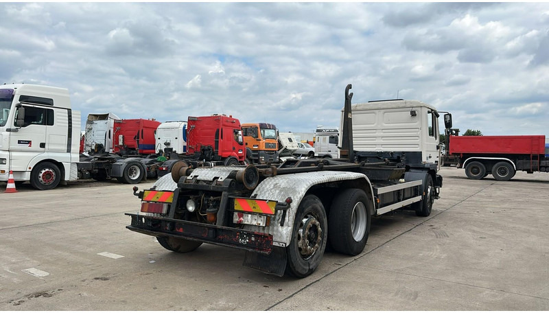 MAN 26.312 (6 CYLINDER / 6X2 / BELGIAN TRUCK IN GOOD CONDITION) - Hook lift truck: picture 5 MAN 26.312 (6 CYLINDER / 6X2 / BELGIAN TRUCK IN GOOD CONDITION) - Hook lift truck: picture 5