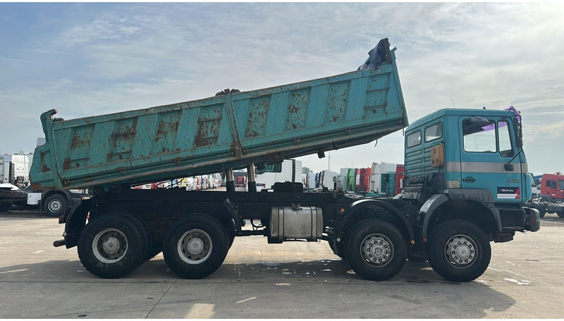 MAN 36.403 (8X6 / LAMES / STEEL SUSP. / BIG AXLE / 6 CYLINDER) - Tipper: picture 5 MAN 36.403 (8X6 / LAMES / STEEL SUSP. / BIG AXLE / 6 CYLINDER) - Tipper: picture 5