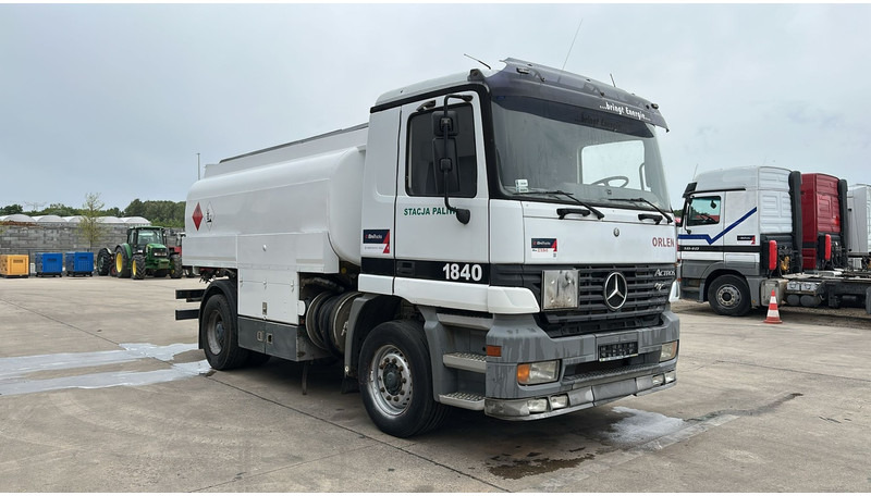 Mercedes-Benz Actros 1840 (EPS / 13650L / LAMES DEVANT / FRONT STEEL / V6 / 3 PEDALES) - Tank truck: picture 3 Mercedes-Benz Actros 1840 (EPS / 13650L / LAMES DEVANT / FRONT STEEL / V6 / 3 PEDALES) - Tank truck: picture 3