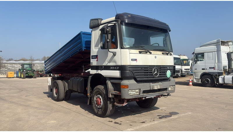 Mercedes-Benz Actros 1843 (4X4 / EPS / GRAND PONT / LAMES / V6 / 2 PONTS) - Tipper: picture 2 Mercedes-Benz Actros 1843 (4X4 / EPS / GRAND PONT / LAMES / V6 / 2 PONTS) - Tipper: picture 2