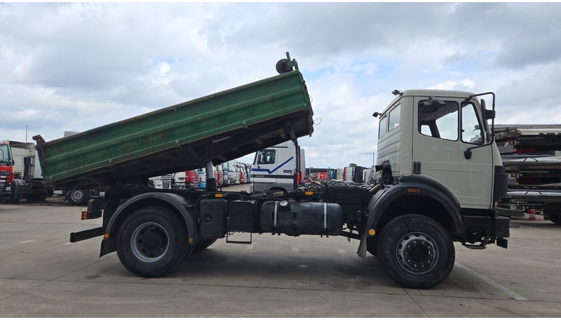 Mercedes-Benz SK 1824 (V6 / 4X4 / GRAND PONT / LAMES / PROPRE / BOITE MANUELLE) - Tipper: picture 3 Mercedes-Benz SK 1824 (V6 / 4X4 / GRAND PONT / LAMES / PROPRE / BOITE MANUELLE) - Tipper: picture 3
