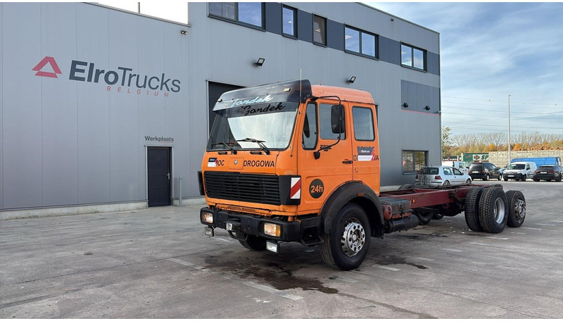 Mercedes-Benz SK 2222 (V6 / FULL STEEL / LAMES / BOITE MANUELLE / POMPE MANUELLE / 8 ROUES / 6X2) - Cab chassis truck: picture 1 Mercedes-Benz SK 2222 (V6 / FULL STEEL / LAMES / BOITE MANUELLE / POMPE MANUELLE / 8 ROUES / 6X2) - Cab chassis truck: picture 1